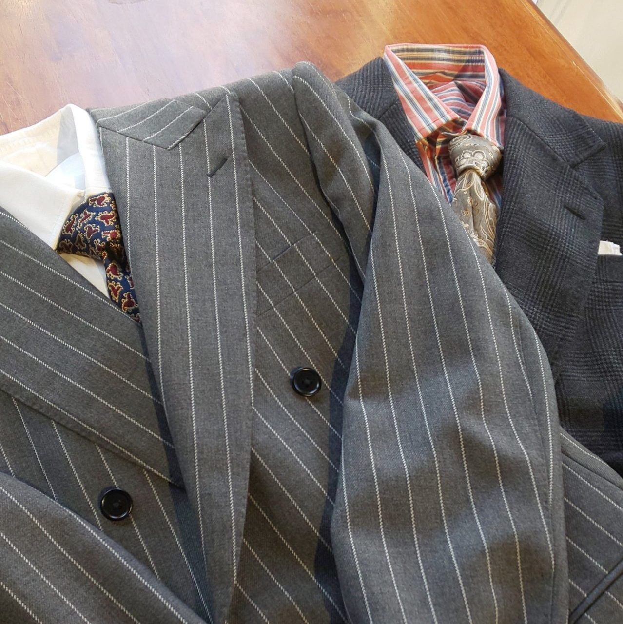 グレーのスーツをオーダーするのが新しい!? | SARTOKLEIS 大阪のオーダースーツ専門店