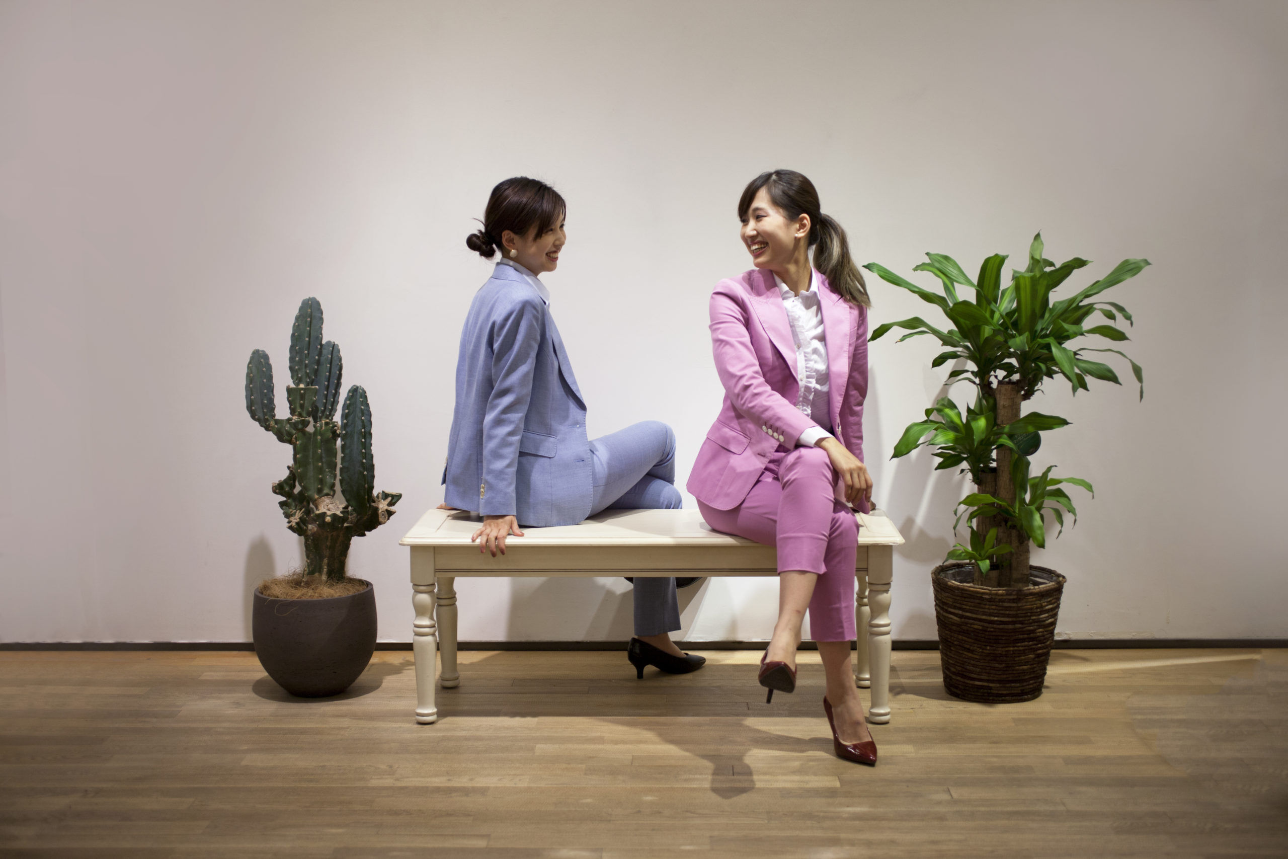 バリキャリ女性の支持率no 1 カラースーツとは Sartokleis 大阪 京都のオーダースーツ専門店