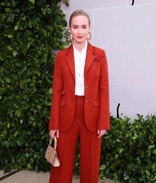 レディース カラースーツお勧め | 大阪・京都のオーダースーツ専門店